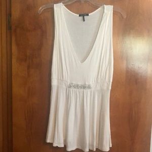 Daisy Fuentes white tank top